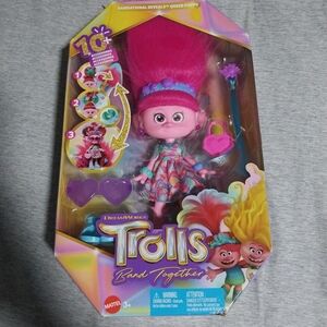 DreamWorks Trolls Band Together Queen Poppy Hairsational Reveals